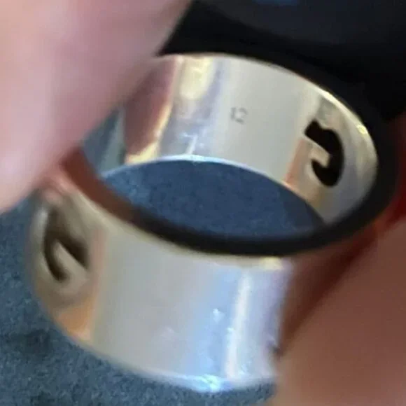 GUCCI STENCILED CUT-OUT G RING - Picture 12 of 14